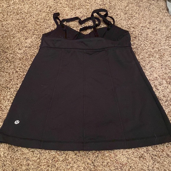 Black lululemon tank top - Picture 2 of 2